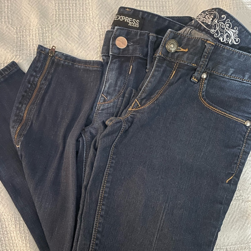 2 pair of Ladies size zero (0) Express Jeans.  Good condition smoke free home